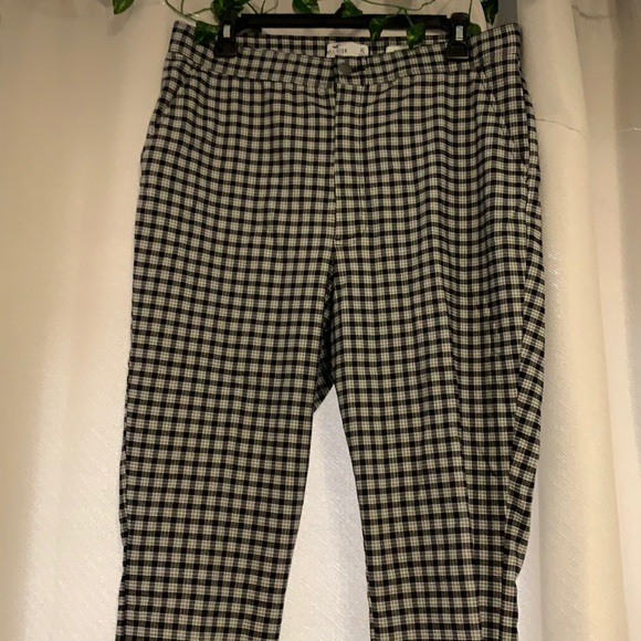 ULTRA HIGH-RISE PANTS - Picture 1 of 2